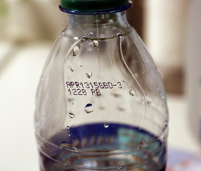 Can You Drink Expired Sparkling Water? 