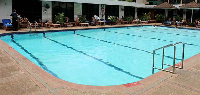 swimming pool Hilton Nairobi