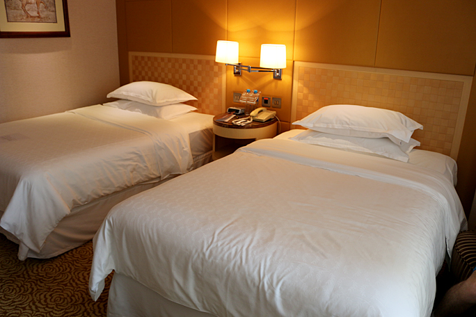 Sheraton Bahrain Hotel bed