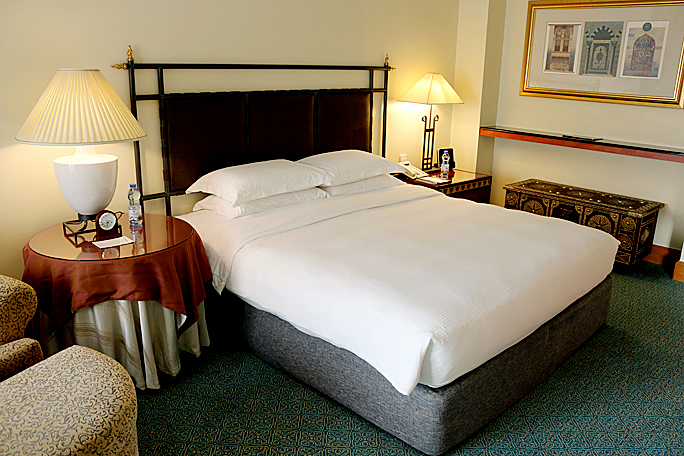 Grand Hyatt Muscat bed