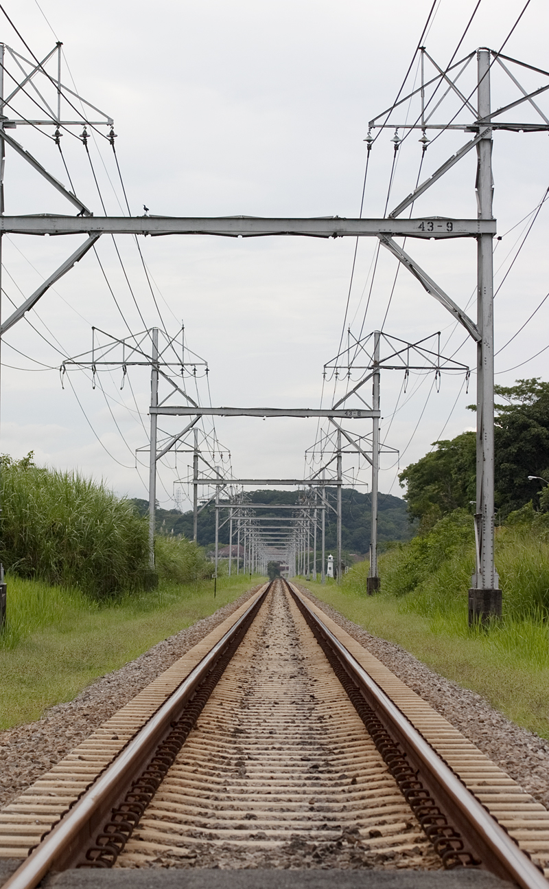 train tracks in Panama