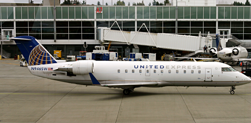 United Express Bombardier CRJ-200ER airplane