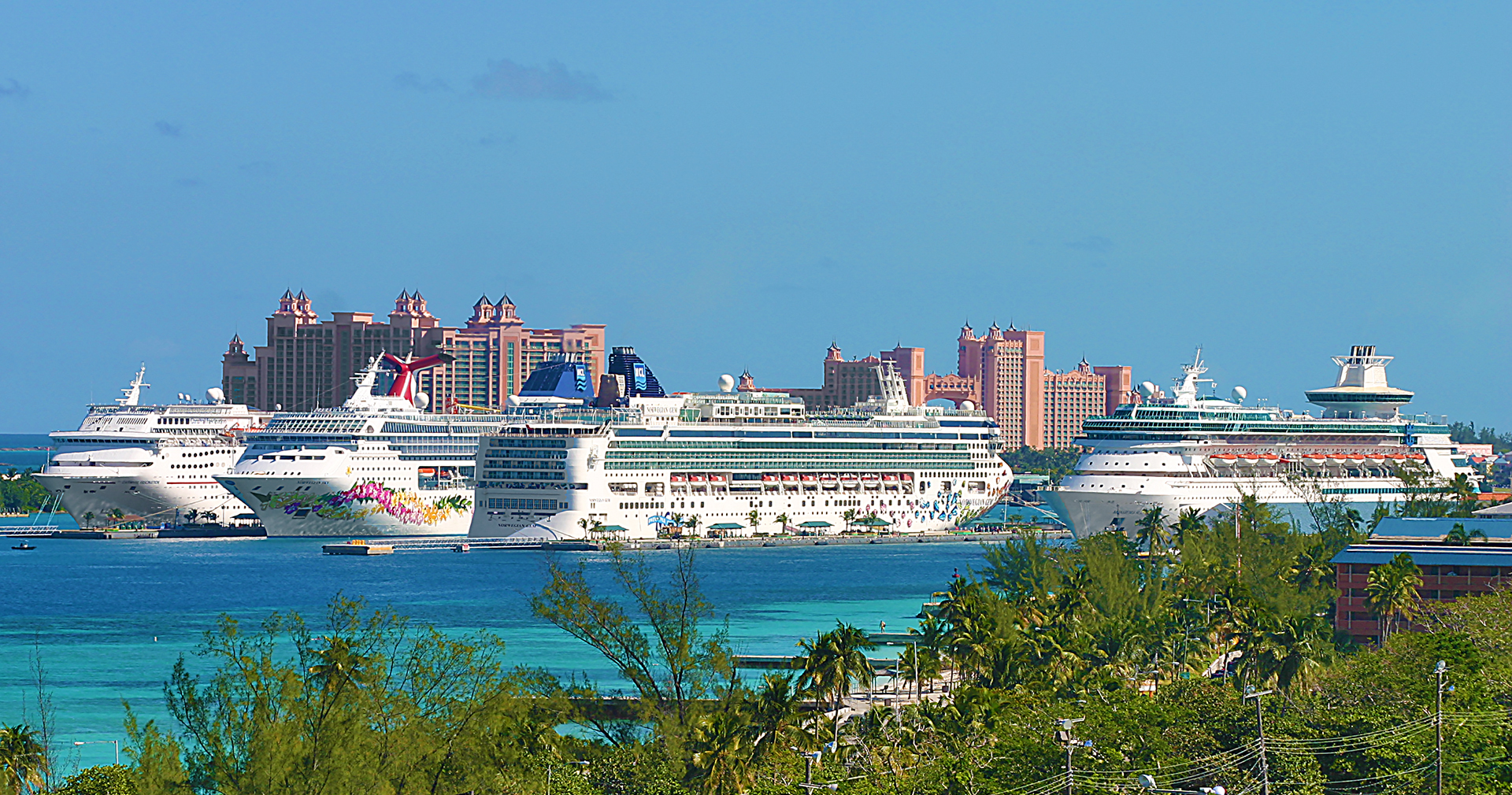 Atlantis Bahamas cruise ships