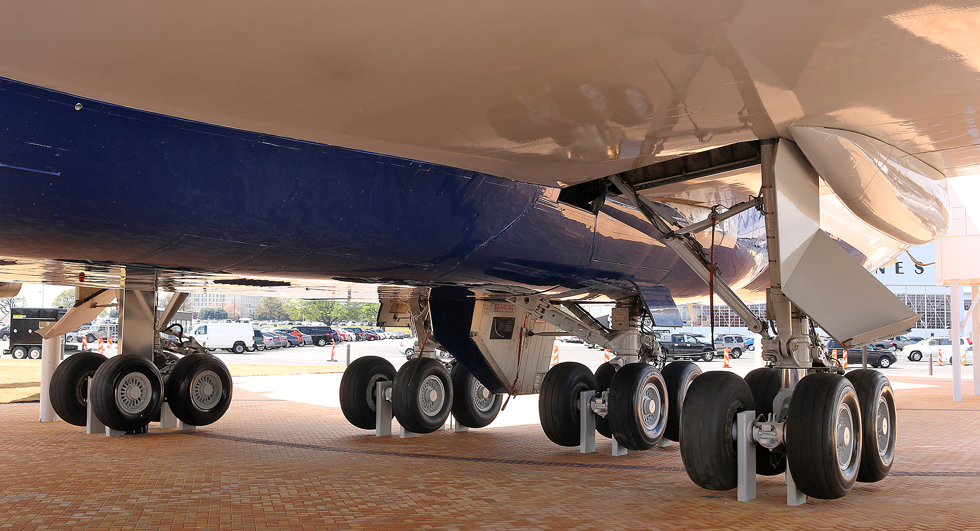 Boeing 747-451 Tires