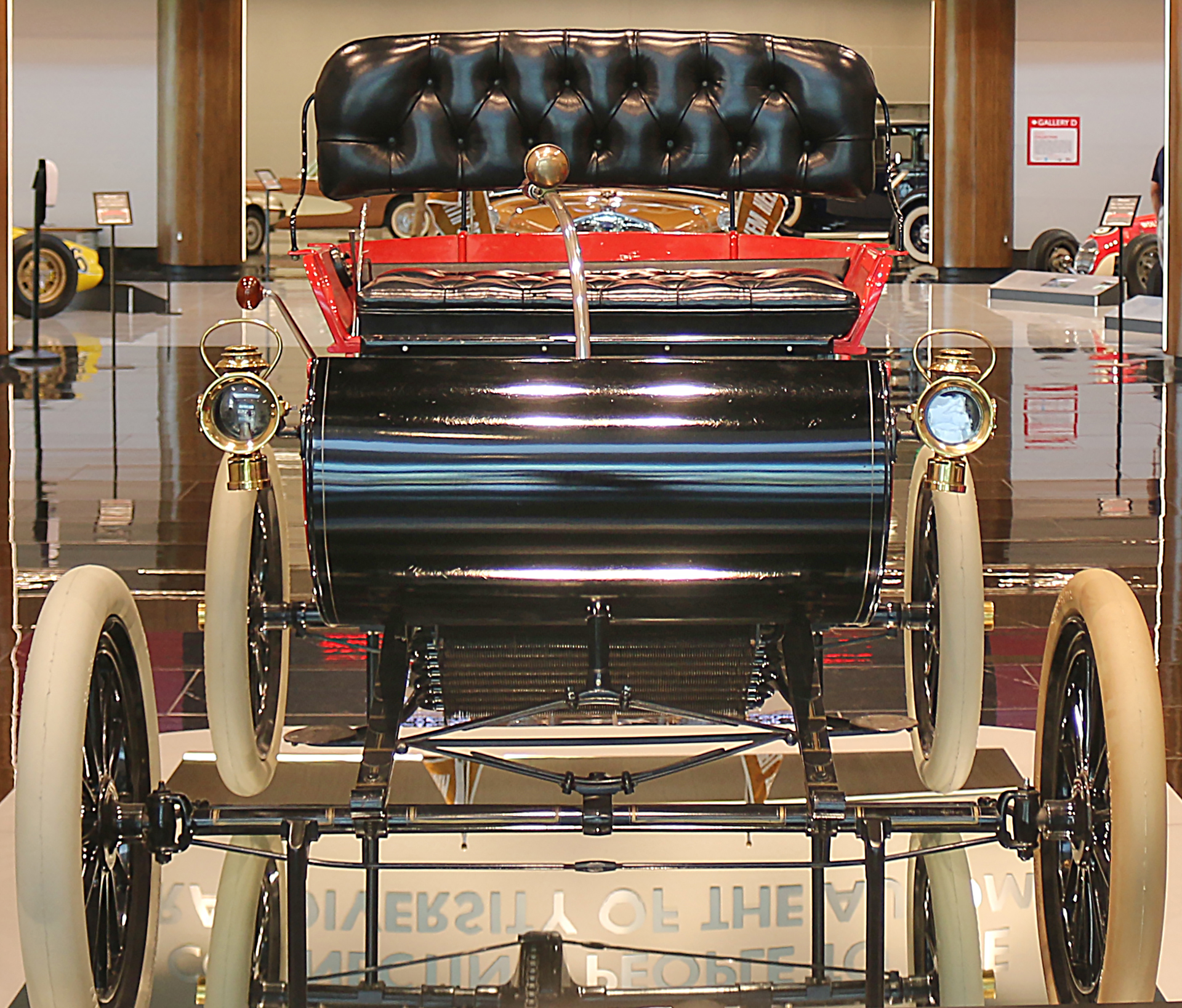 1903 Oldsmobile Curved Dash Runabout